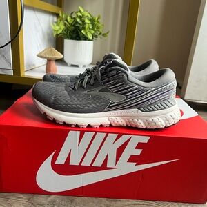 Brooks Womens Adrenaline GTS 19 ‘Grey Purple’ 1202841B060